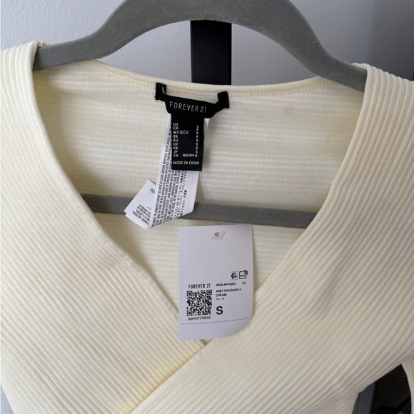 NWT Forever 21 Cream Ribbed Wrap Top Size S - Picture 4 of 4